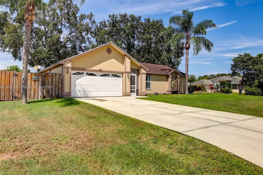 901 SW Gaitor AVE, Port Saint Lucie, FL 34953