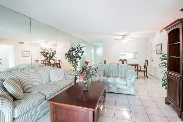Royal Palm Beach, FL 33411,12015 S Greenway CIR 209