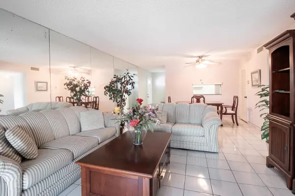 Royal Palm Beach, FL 33411,12015 S Greenway CIR 209