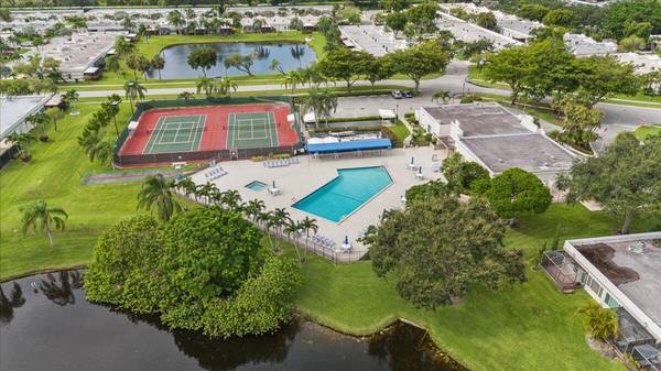 Boca Raton, FL 33496,9244 Flynn CIR 2