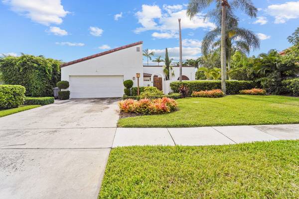 7036 San Sebastian CIR, Boca Raton, FL 33433