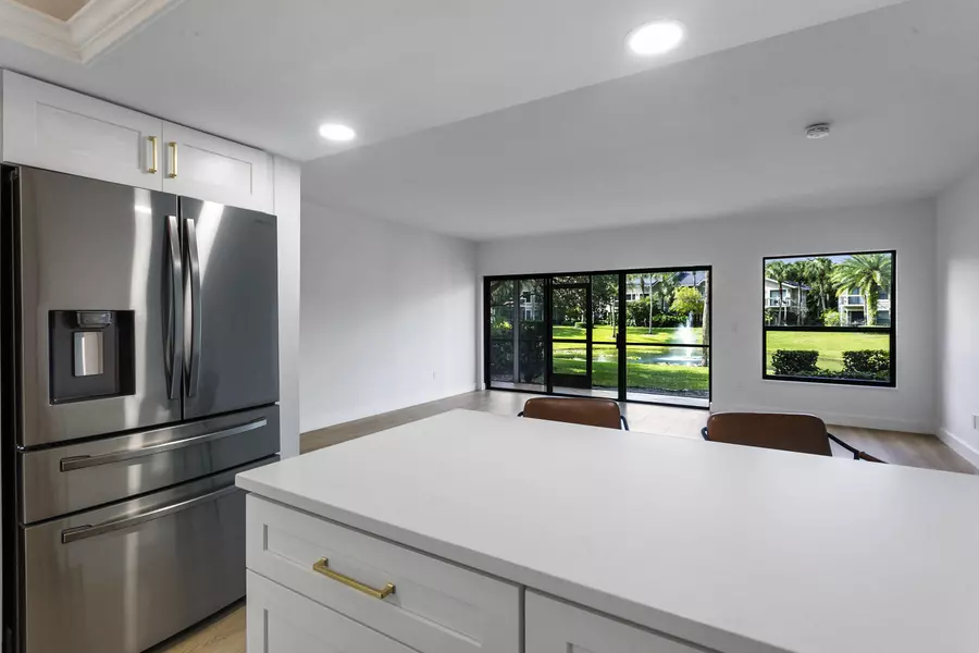 11863 Wimbledon CIR 450, Wellington, FL 33414
