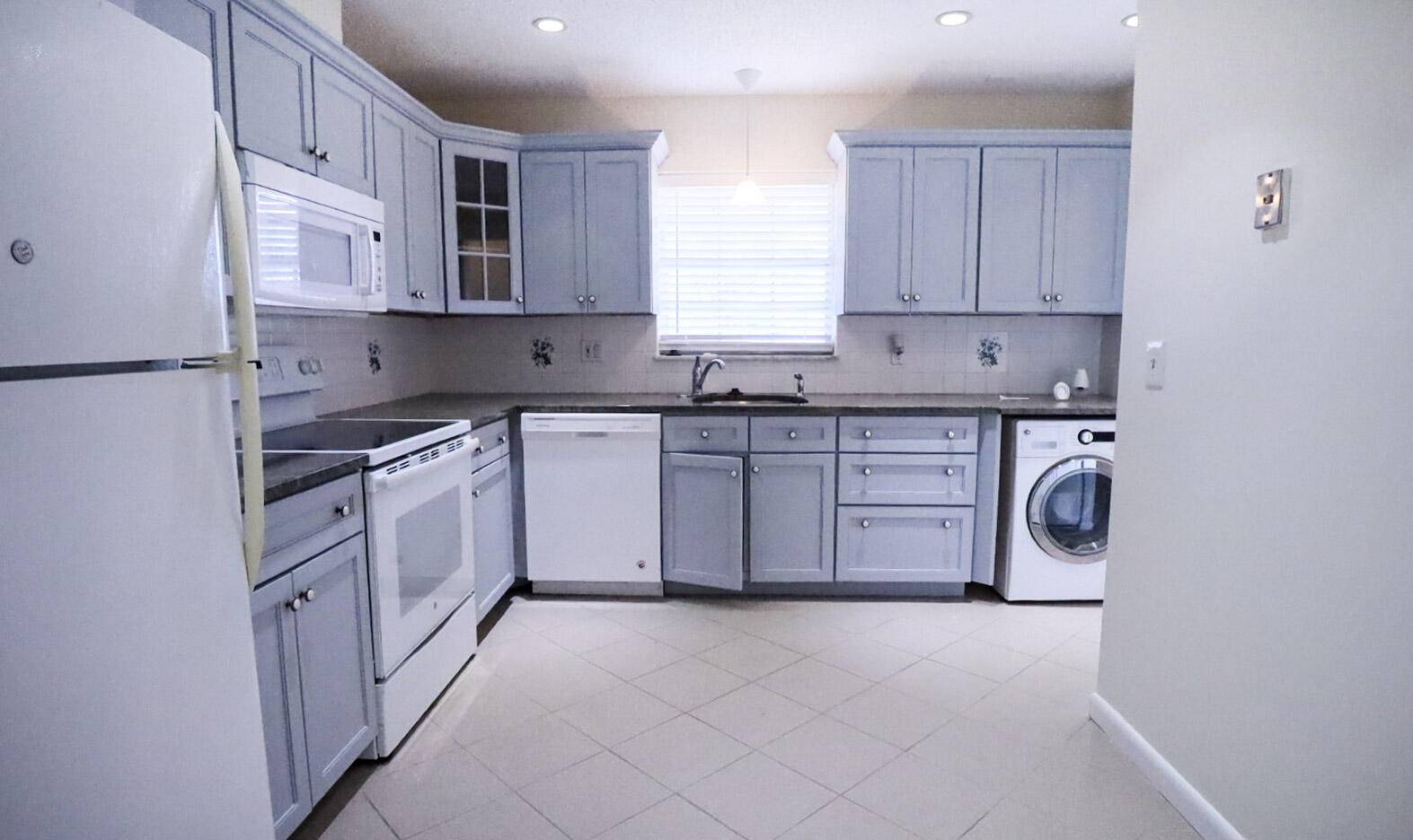 845 Salem LN, Lake Worth, FL 33467