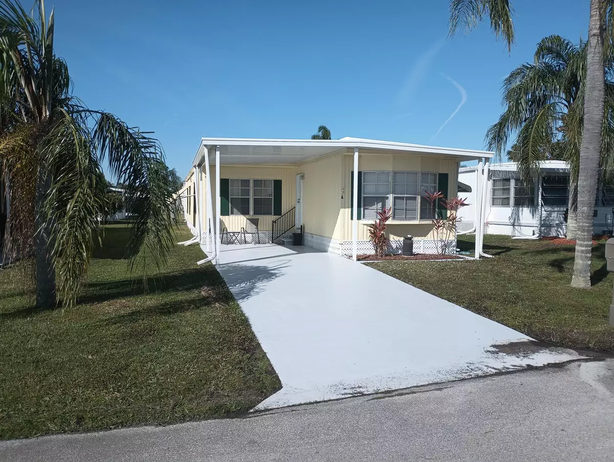 Port Saint Lucie, FL 34952,4 Placido LN