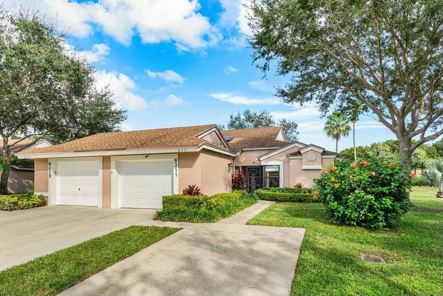 8211 Springlake DR, Boca Raton, FL 33496