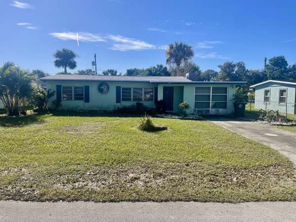 1021 Gatewood AVE, Fort Pierce, FL 34982