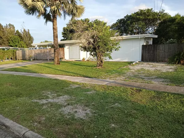 Port Saint Lucie, FL 34983,100 SE Naranja AVE