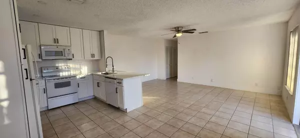 North Palm Beach, FL 33408,2094 N Suzanne