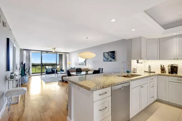 North Palm Beach, FL 33408,356 Golfview RD 802