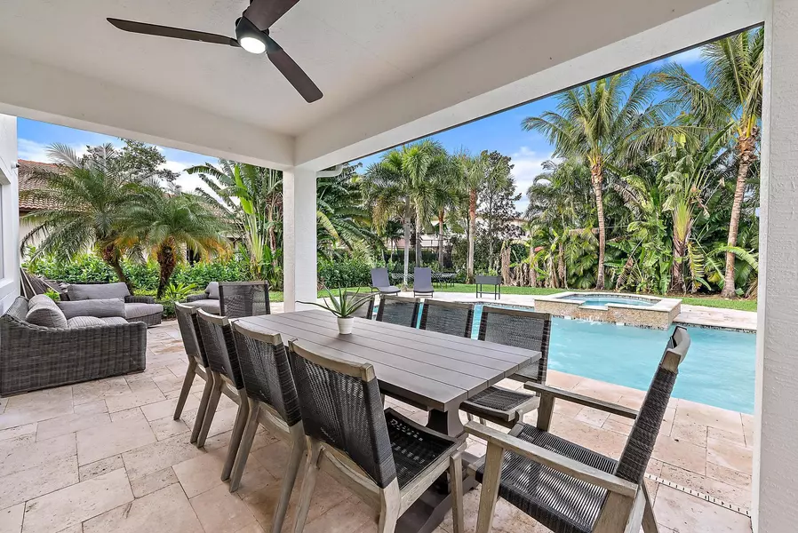 111 Manor CIR, Jupiter, FL 33458