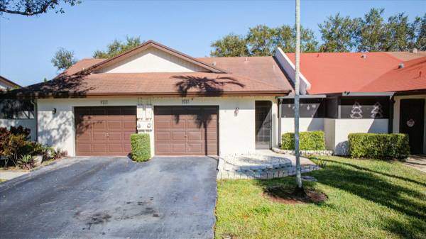 9247 NW 61st ST, Tamarac, FL 33321