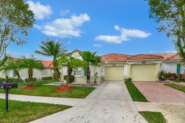 6077 Lake Hibiscus DR, Delray Beach, FL 33484