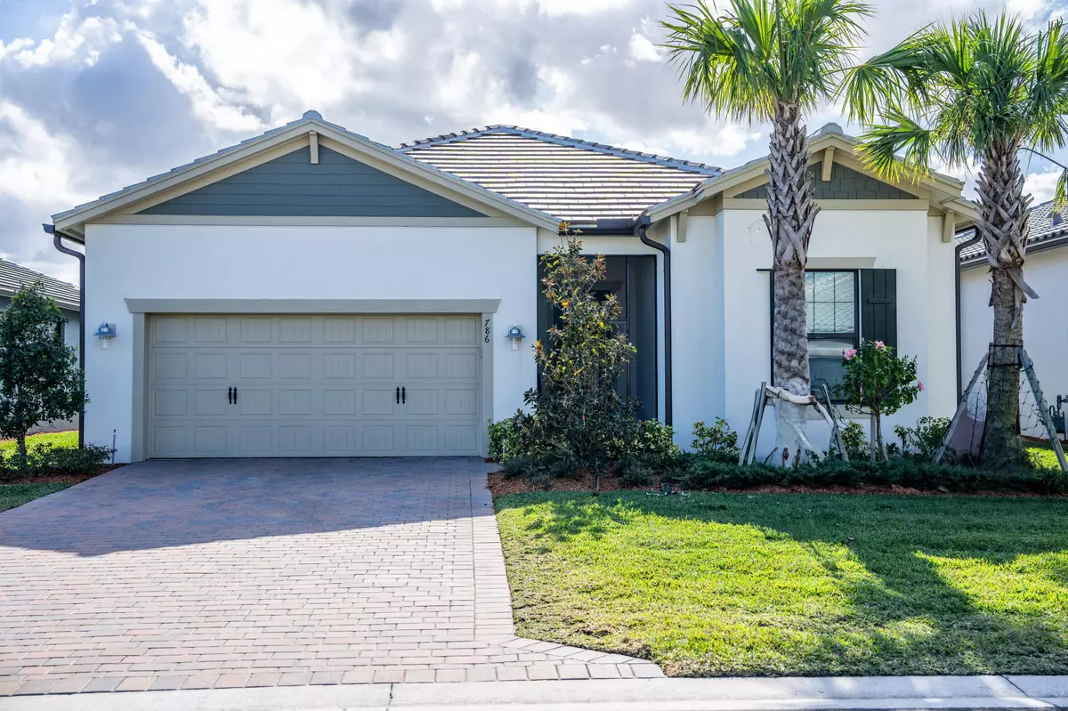 Port Saint Lucie, FL 34984,786 SE Courances DR