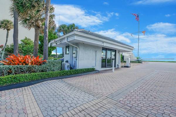 Boca Raton, FL 33431,2697 N Ocean BLVD F-205