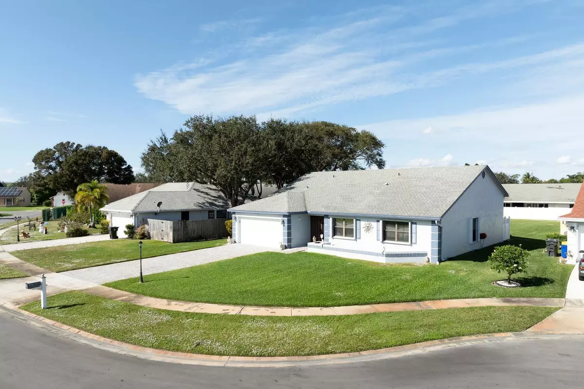 Lake Worth, FL 33467,8791 Placid TER