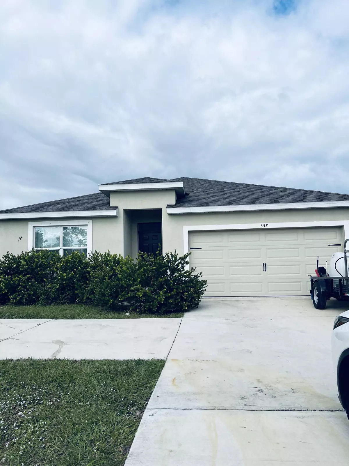 Port Saint Lucie, FL 34984,357 SE Oakridge DR