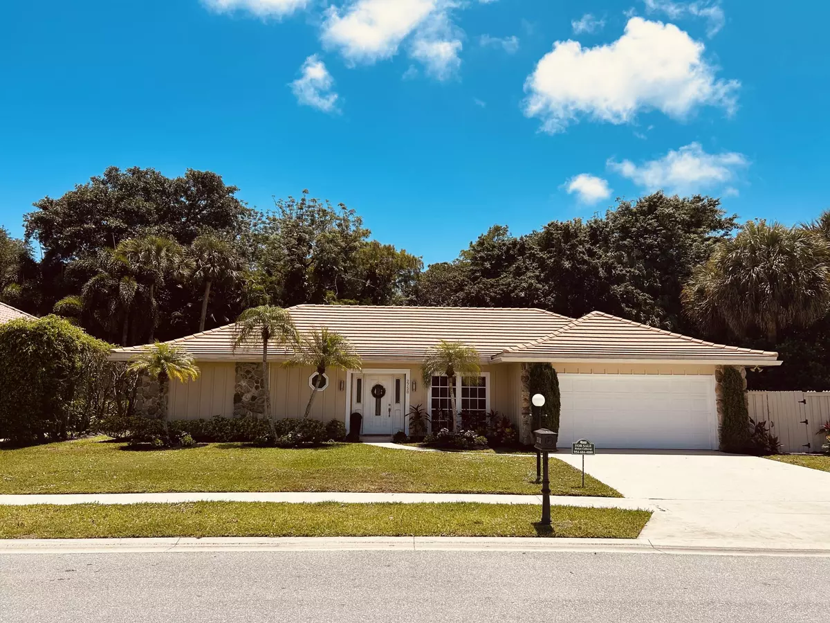 Palm Beach Gardens, FL 33410,2758 Biarritz DR