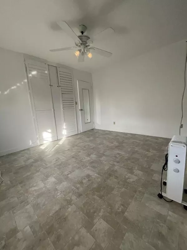 Riviera Beach, FL 33404,1456 W 31st ST