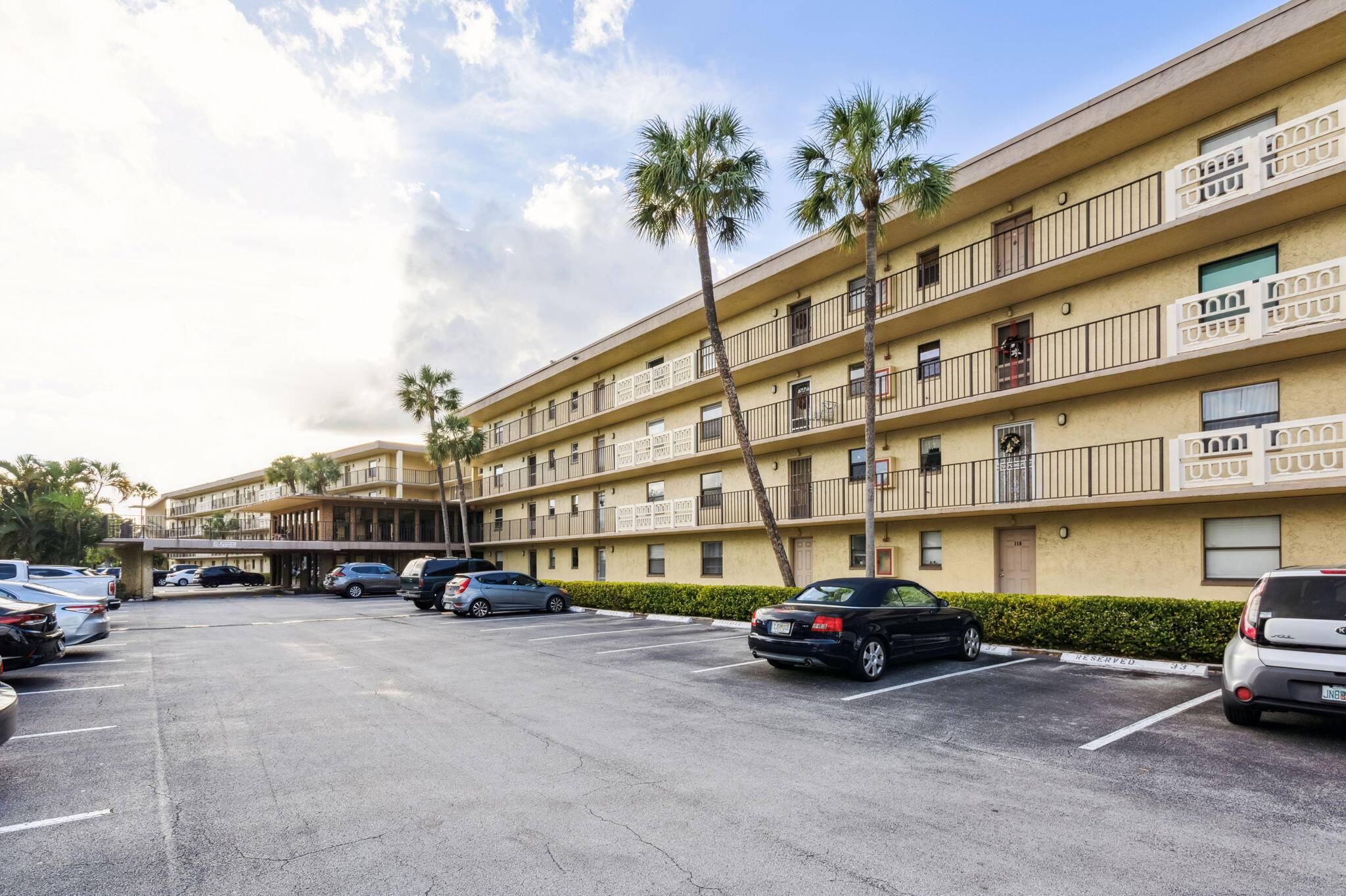9355 SW 8th ST 308, Boca Raton, FL 33428