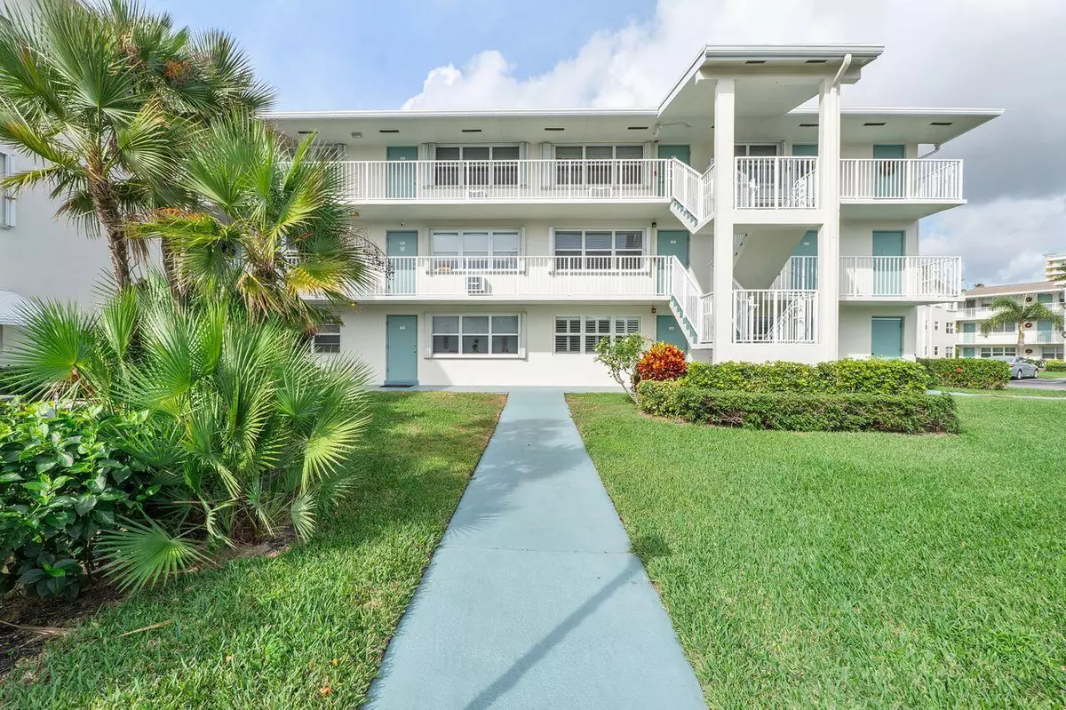 Boynton Beach, FL 33435,210 E Horizons 109