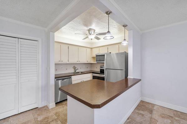 Boynton Beach, FL 33435,210 E Horizons 109