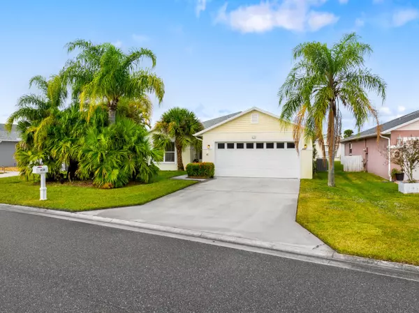 430 Paurotis LN, Fort Pierce, FL 34982