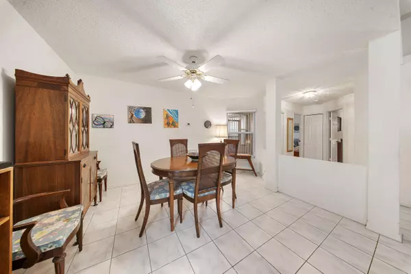 Fort Pierce, FL 34982,430 Paurotis LN