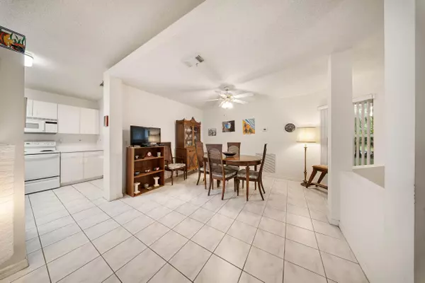 Fort Pierce, FL 34982,430 Paurotis LN