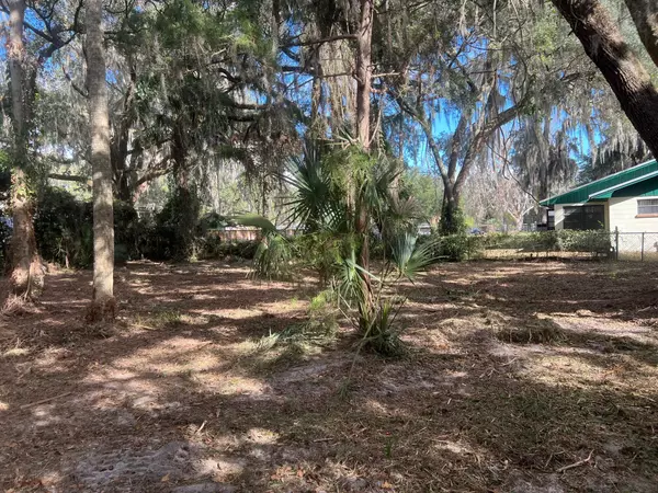 Interlachen, FL 32148,600 Boyleston ST