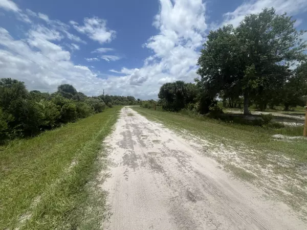 Okeechobee, FL 34972,18729 NW 270th ST