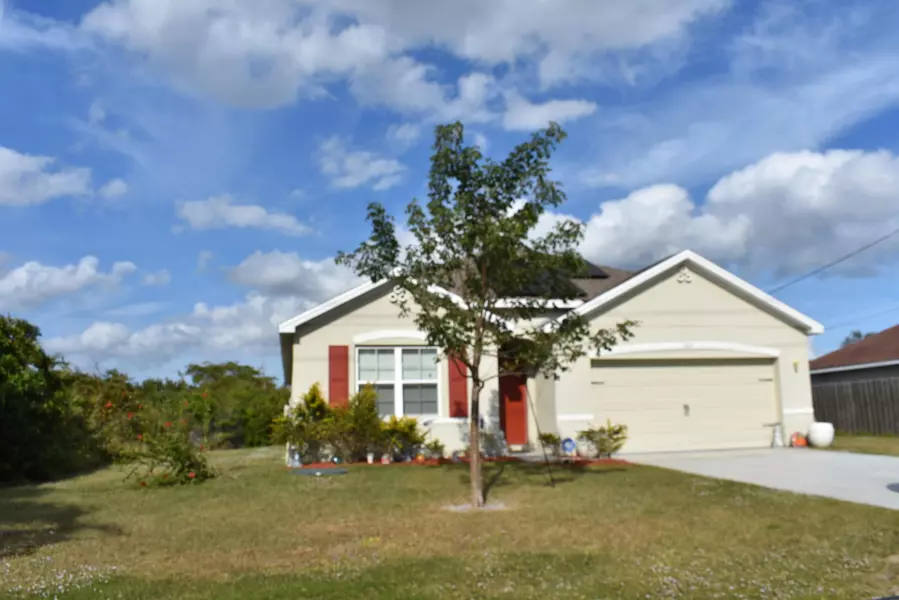 107 SW Glenwood DR, Port Saint Lucie, FL 34984