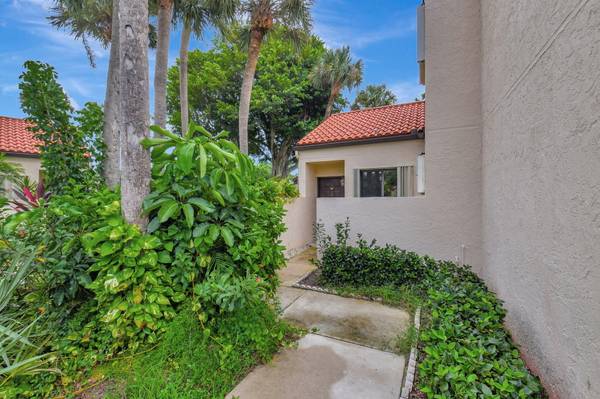 22 Via De Casas Sur 101, Boynton Beach, FL 33426