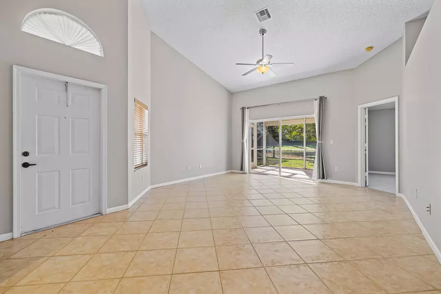 10494 Pelican DR, Wellington, FL 33414