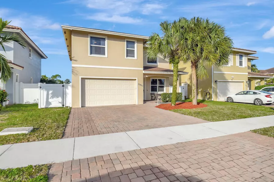 3923 New Valencia, Greenacres, FL 33467