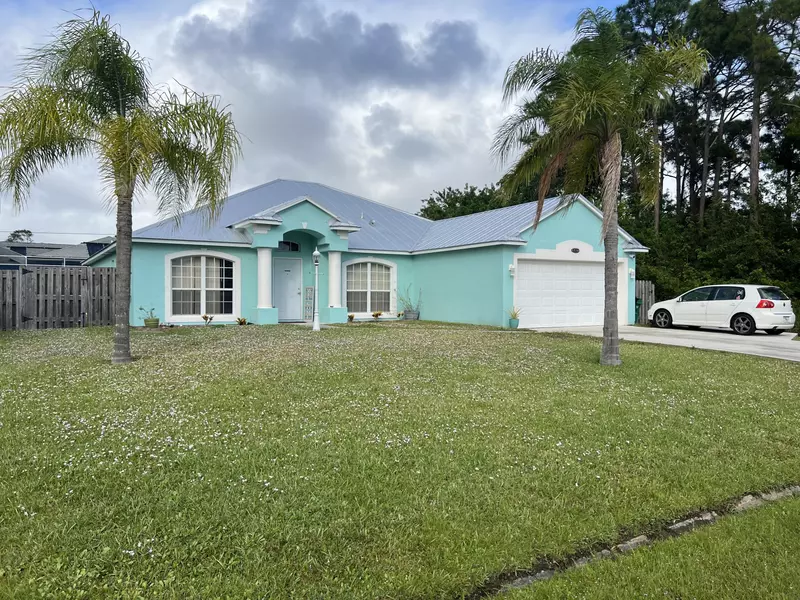 685 SE Sweetbay AVE, Port Saint Lucie, FL 34983