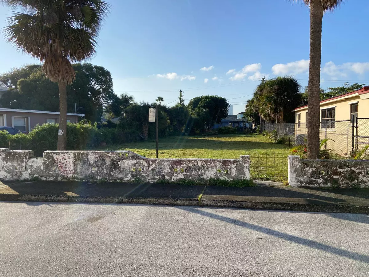 West Palm Beach, FL 33407,444 21st ST