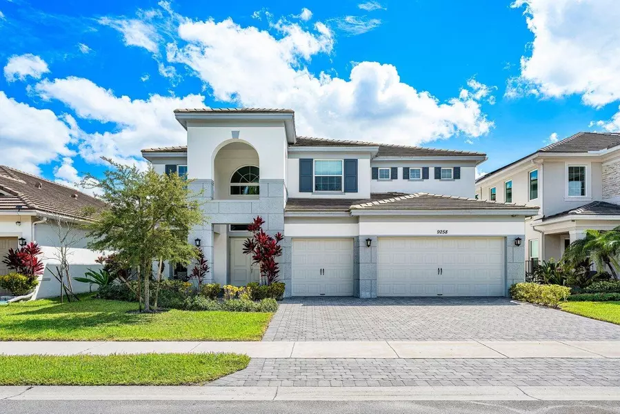 9258 Greenspire LN, Lake Worth, FL 33467