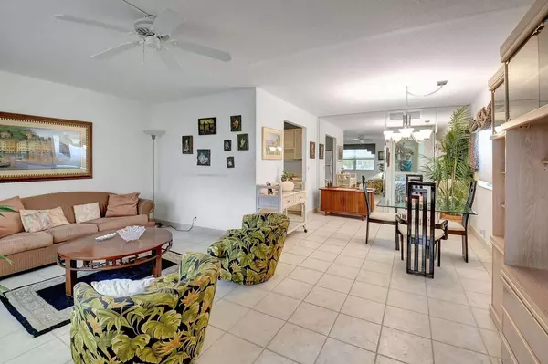 Delray Beach, FL 33446,215 E Brittany