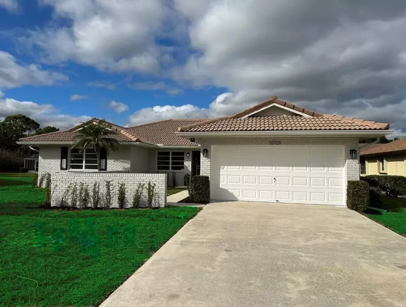 10723 S Greentrail DR, Boynton Beach, FL 33436