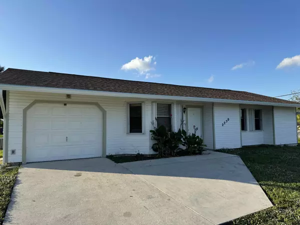 2250 SW Pamona ST, Port Saint Lucie, FL 34953