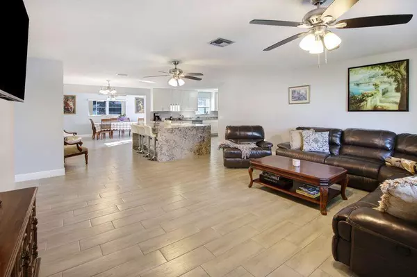 Hypoluxo, FL 33462,120 E Park LN