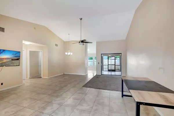 Boynton Beach, FL 33437,9842 Watermill CIR G