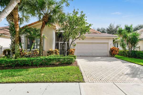 9066 Bay Harbour CIR, West Palm Beach, FL 33411