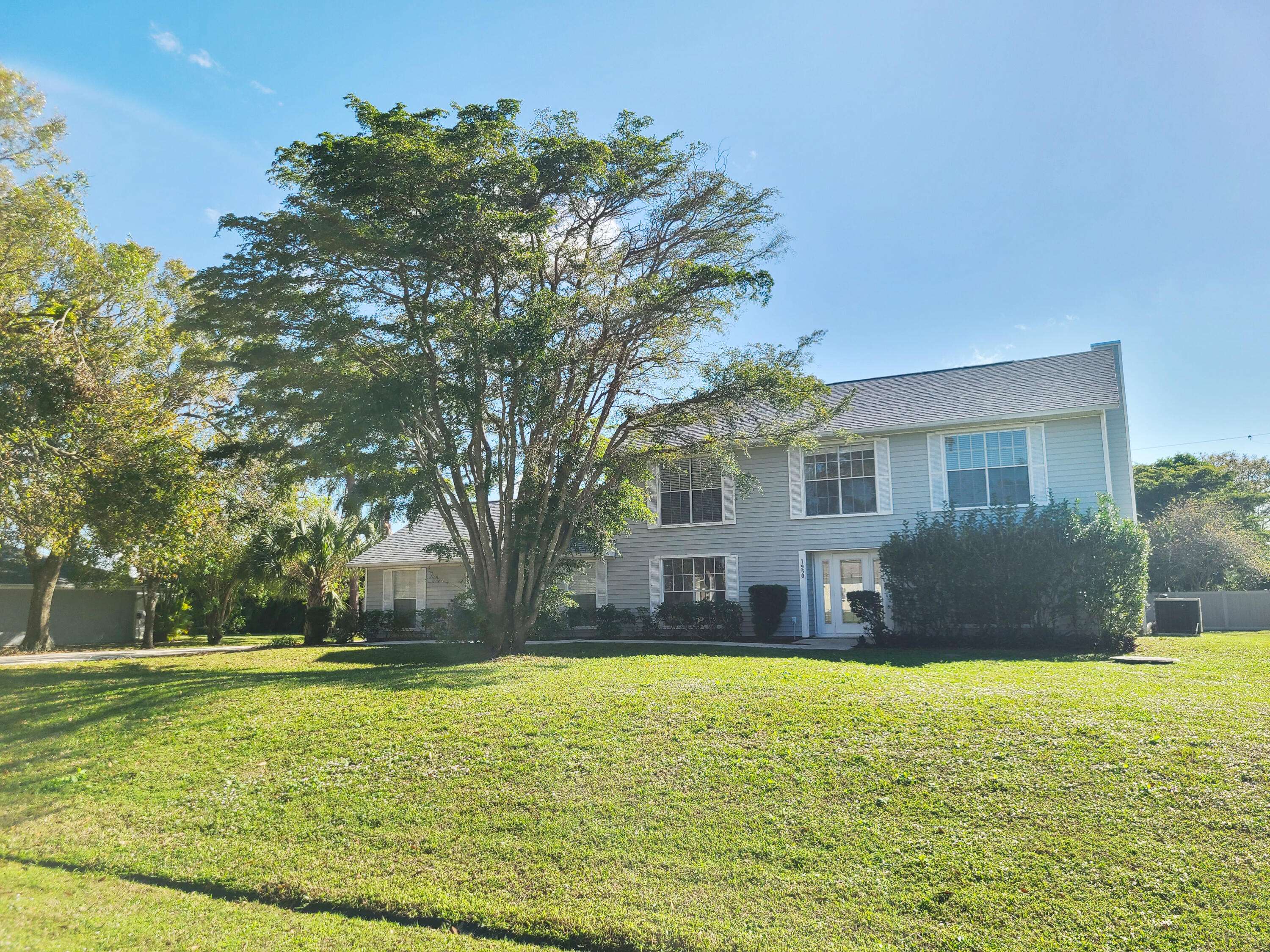 1950 SE Tickridge RD, Port Saint Lucie, FL 34952