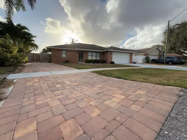 Lantana, FL 33462