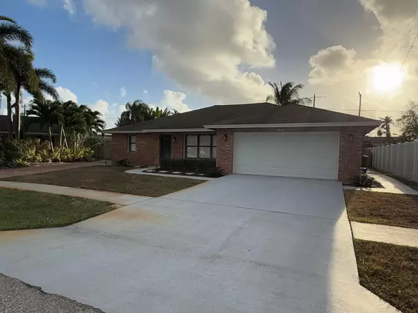 Lantana, FL 33462