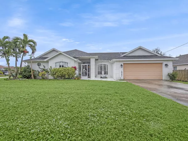 2962 SE Bella RD, Port Saint Lucie, FL 34984