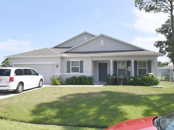 592 SE Wallace Ter TER, Port Saint Lucie, FL 34953