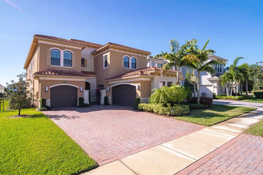 9838 Vitrail LN, Delray Beach, FL 33446