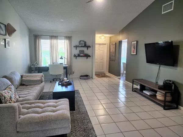 Boynton Beach, FL 33437,9926 Watermill CIR D